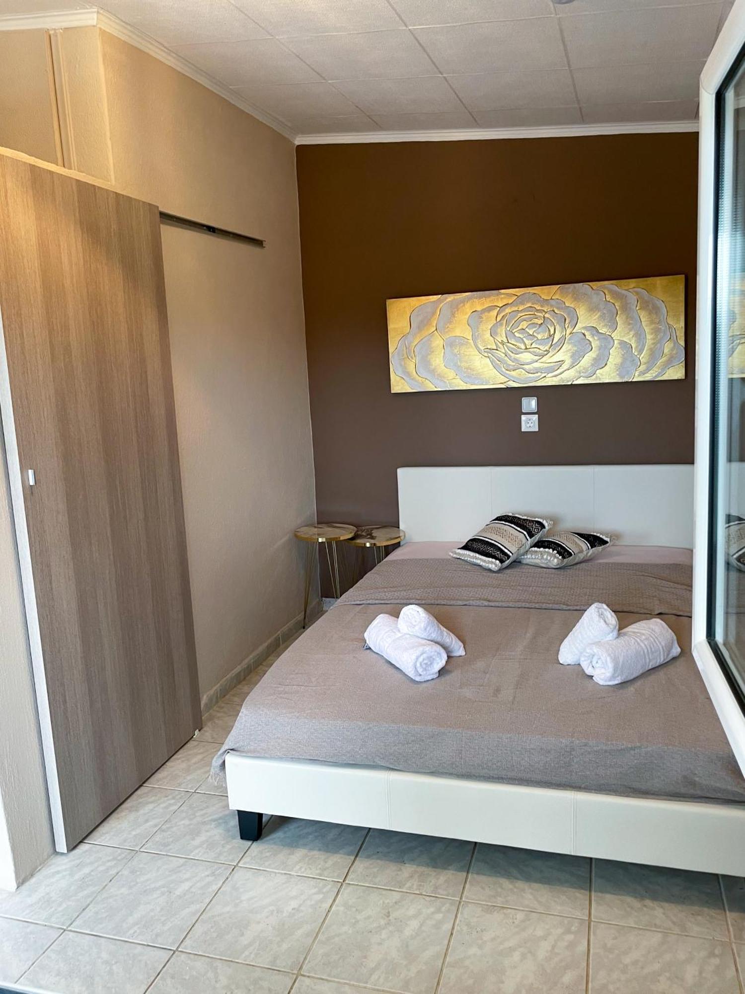 Itamos Studio-3 Holiday home *